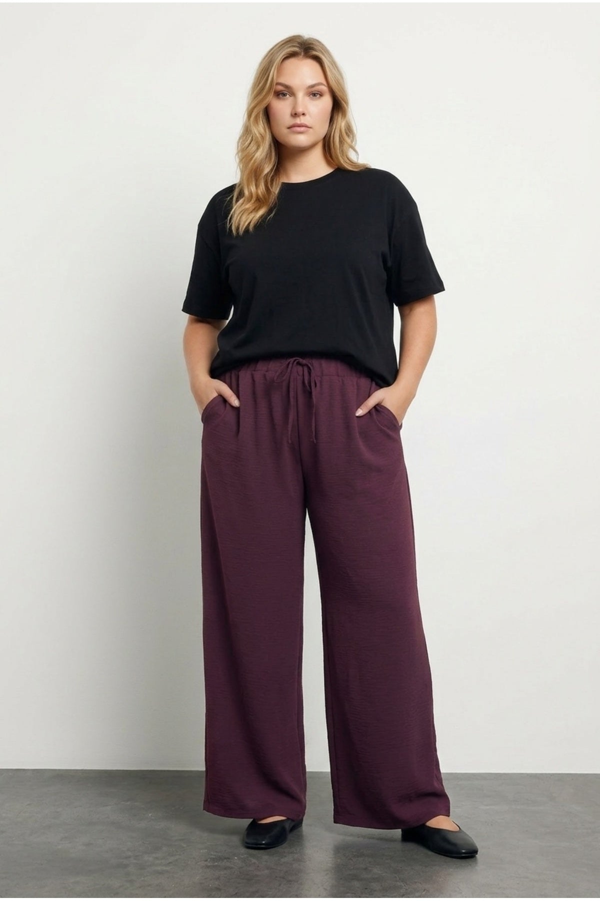 Plus Size Elastic Waist Wide Leg Pocketed Trousers