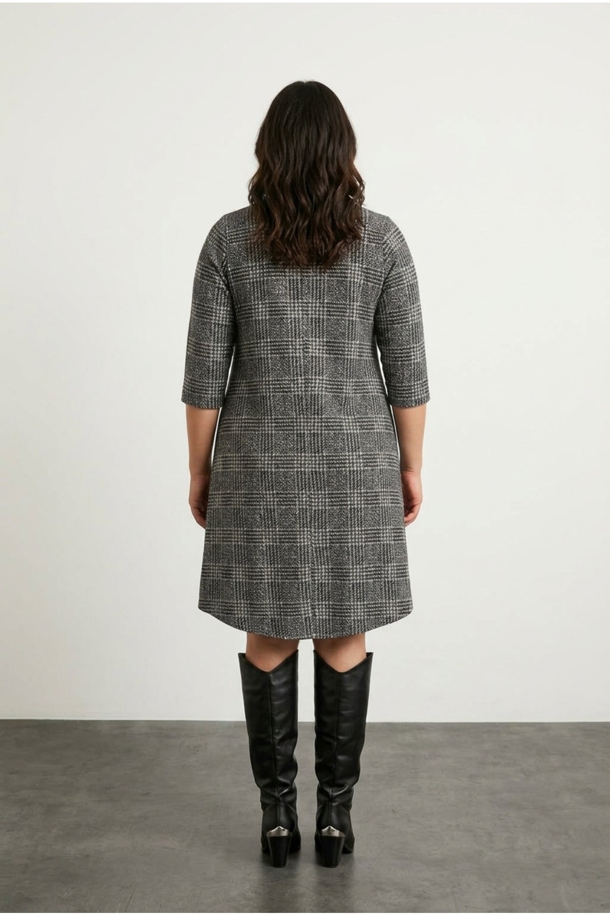 Plus Size Half Sleeve Crew Neck Pocketed Asymmetrical Cut Dress
