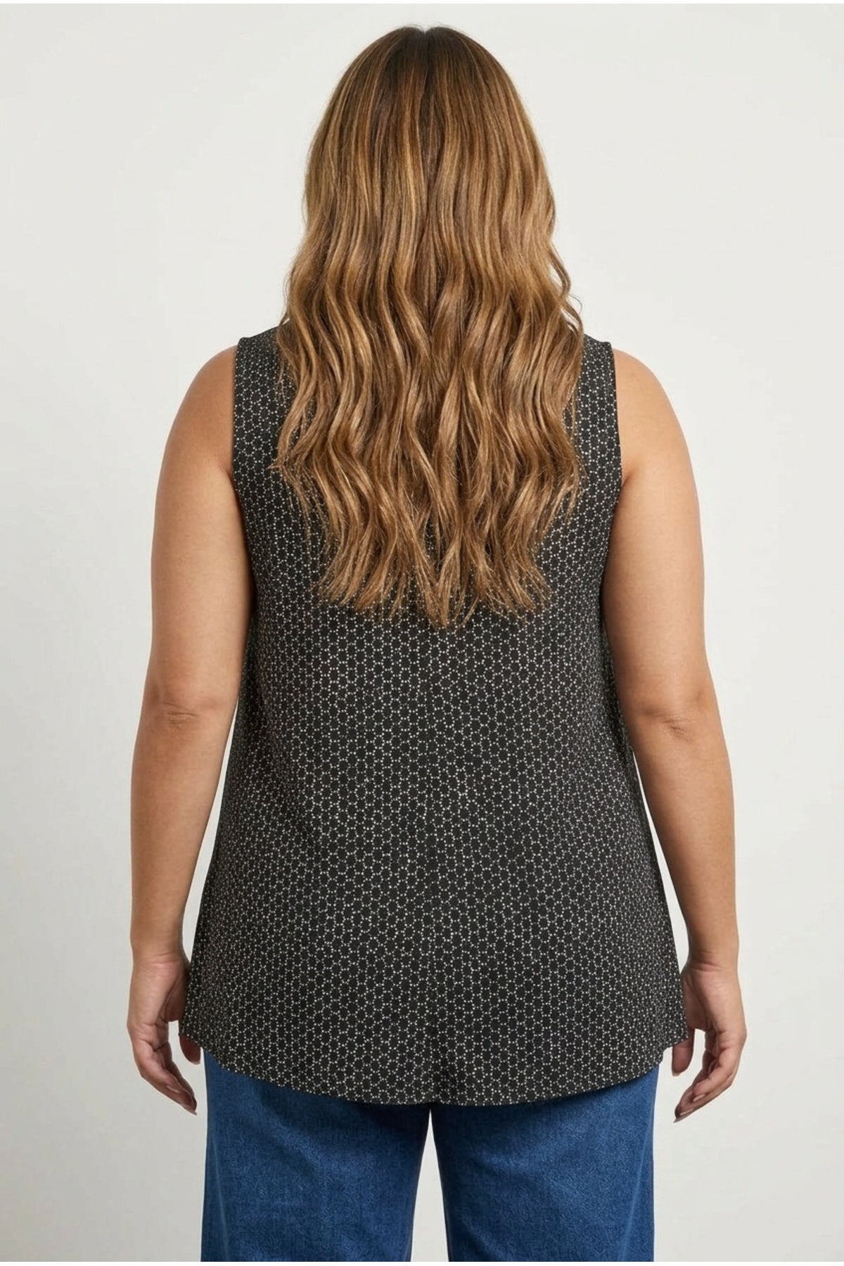 Plus Size Sleeveless V-Neck Patterned Stretchy Blouse