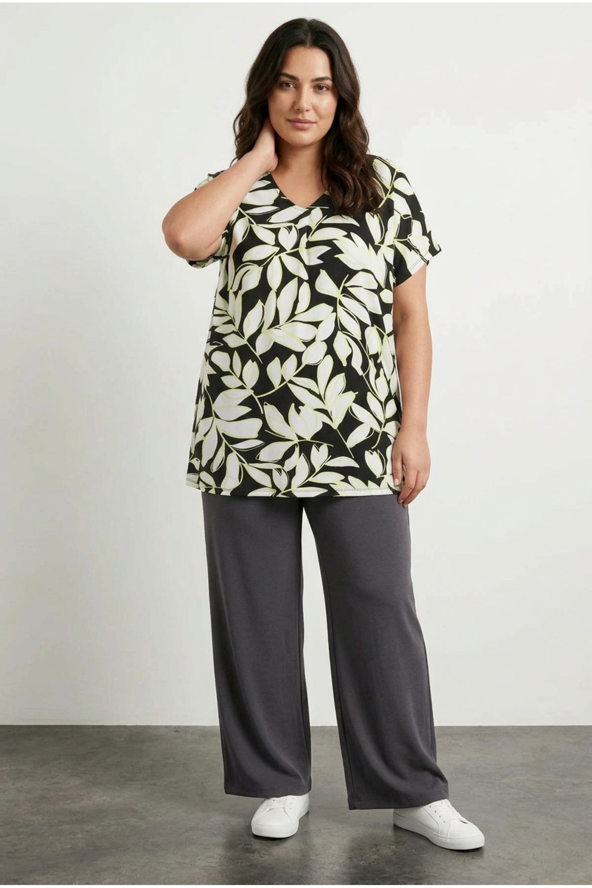 Plus Size V-Neck Short Sleeve Leaf Patterned Blouse