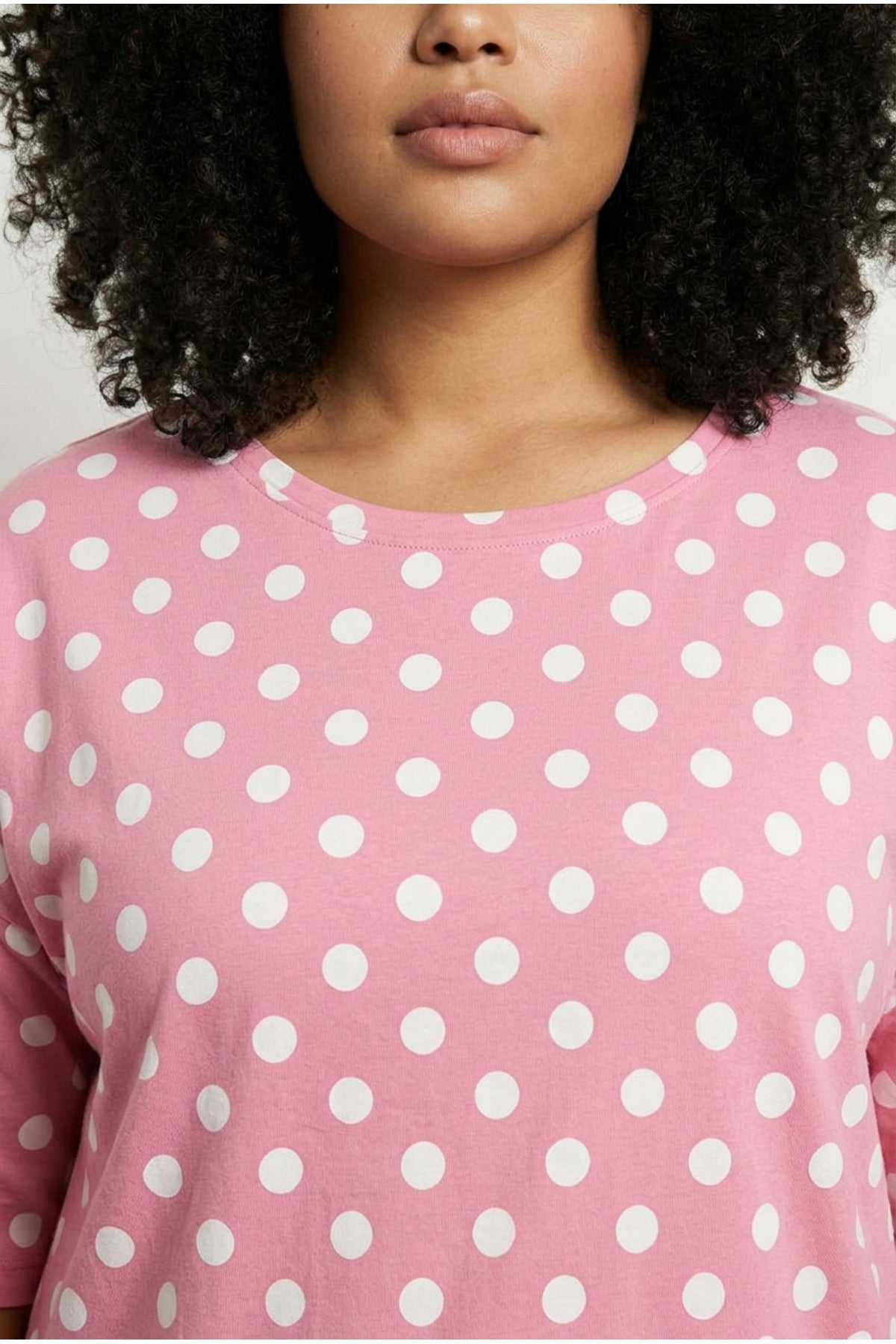 Plus Size Short Sleeve Crew Neck Side Slit Polka Dot Blouse