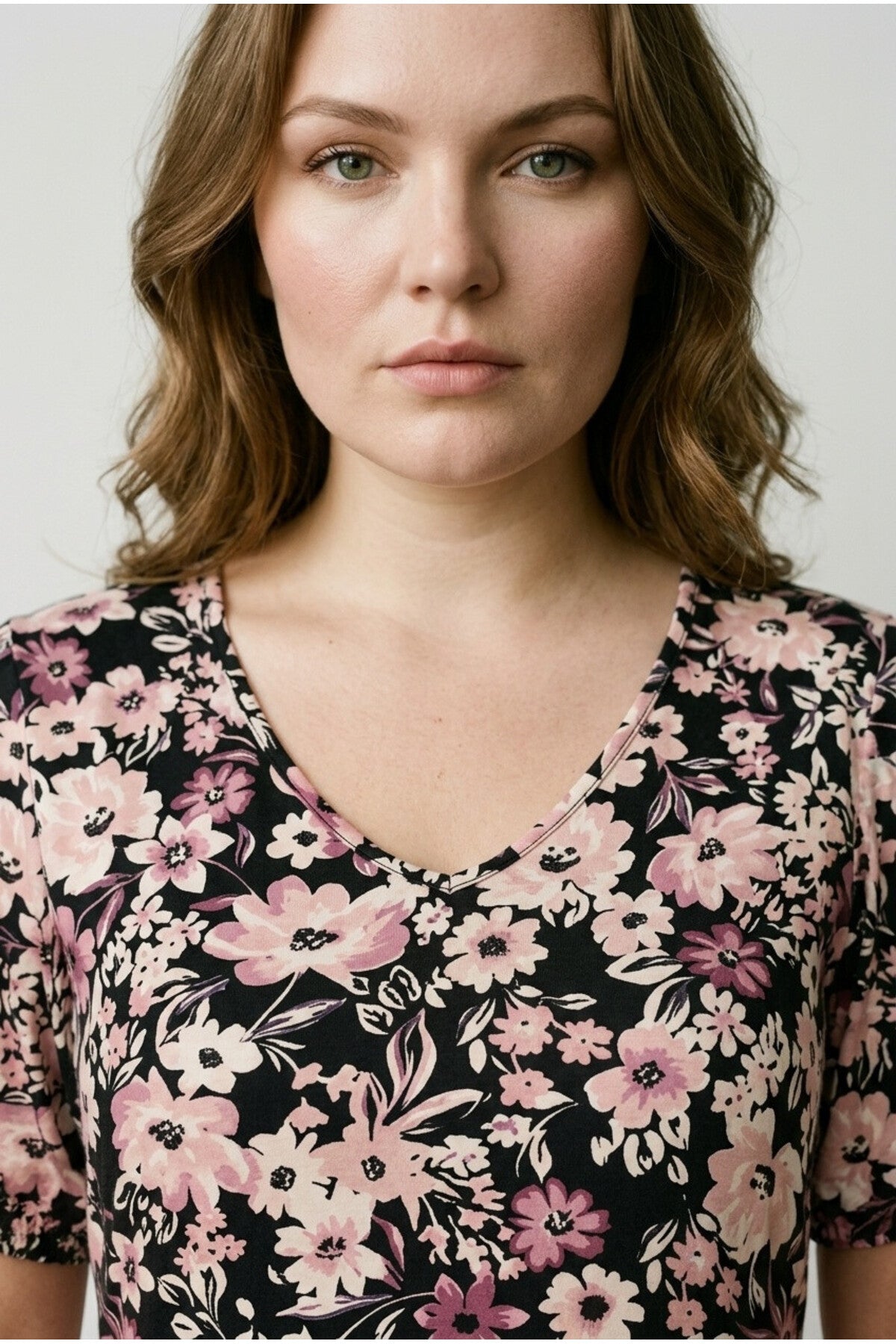 Plus Size V-Neck Short Sleeve Floral Print Mini Dress
