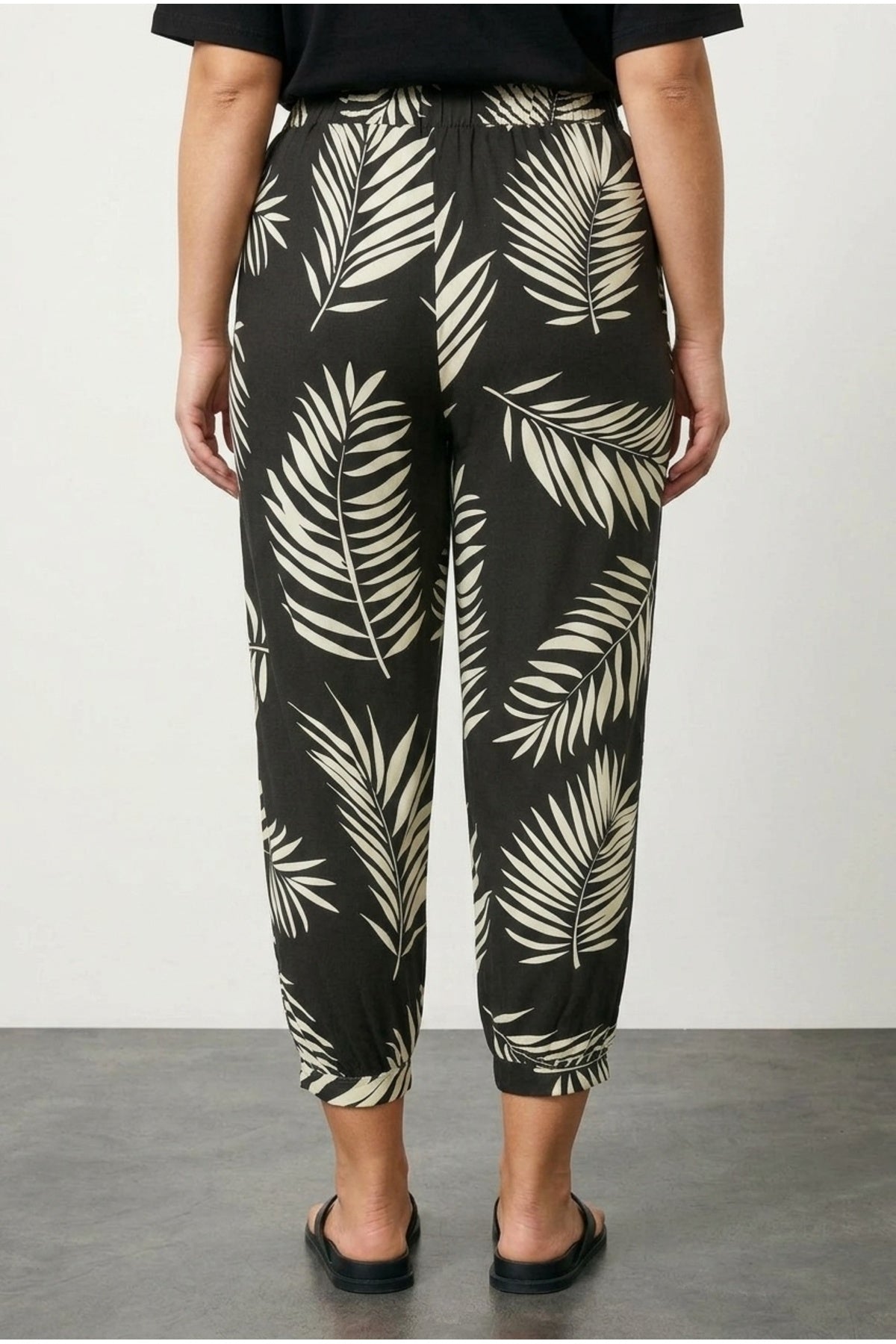 Plus Size Ankle Length Harem Pants with Elasticated Cuffs and Waist and Pockets