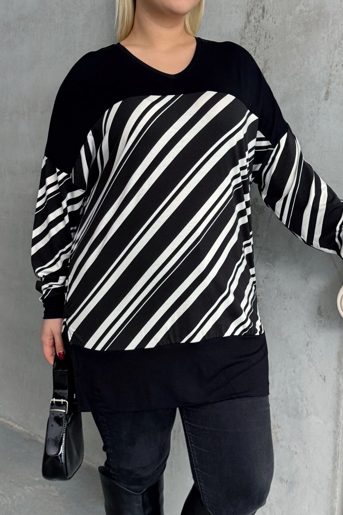 Plus Size V-Neck Long Sleeve Elasticated Cuff Slit Blouse