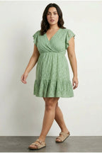 Plus Size V-Neck Sleeveless Lace Patterned Ruffled Sleeves Lined Dress