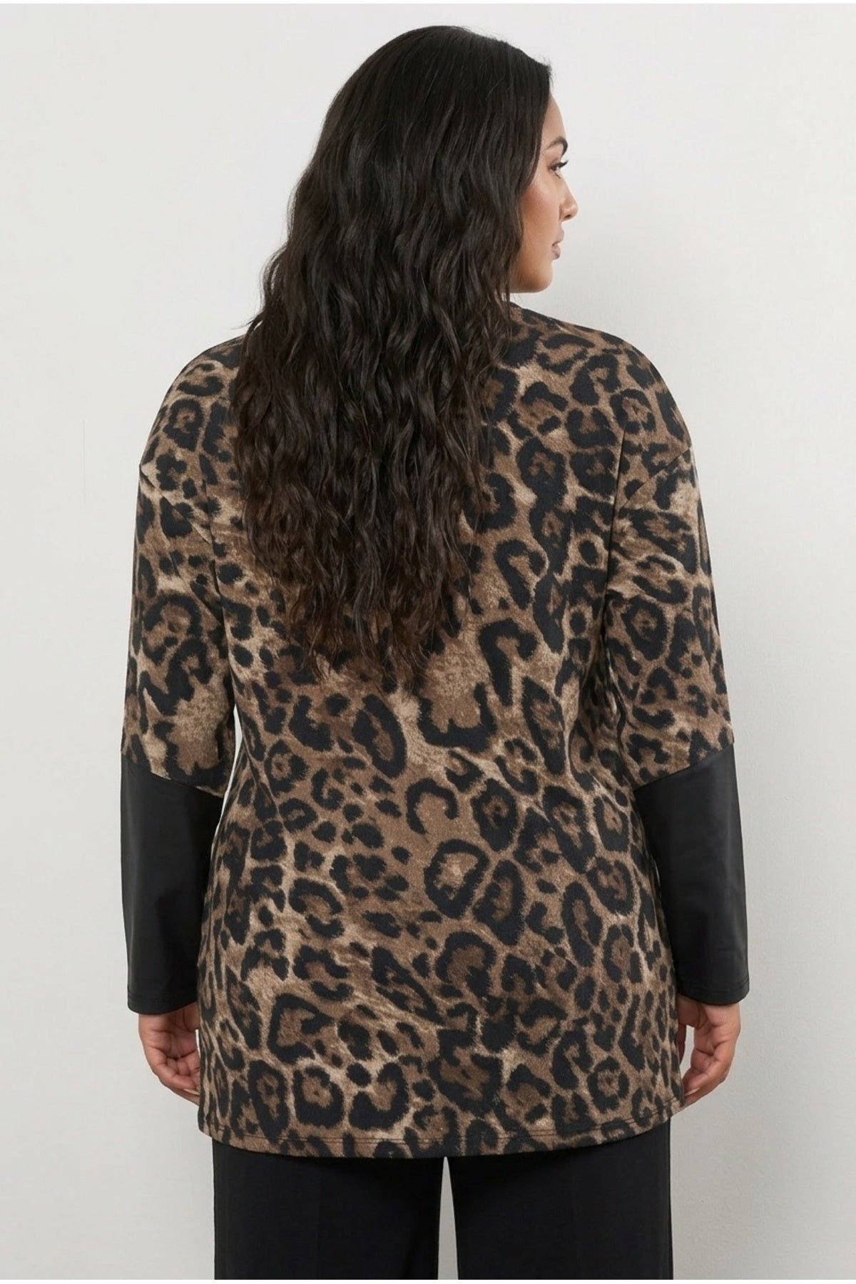 Plus Size Crew Neck Long Sleeve Faux Leather Detailed T-shirt