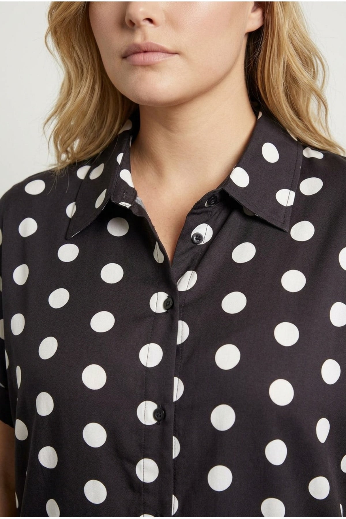 Plus Size Button-Front Short Sleeve Polka Dot Patterned Shirt