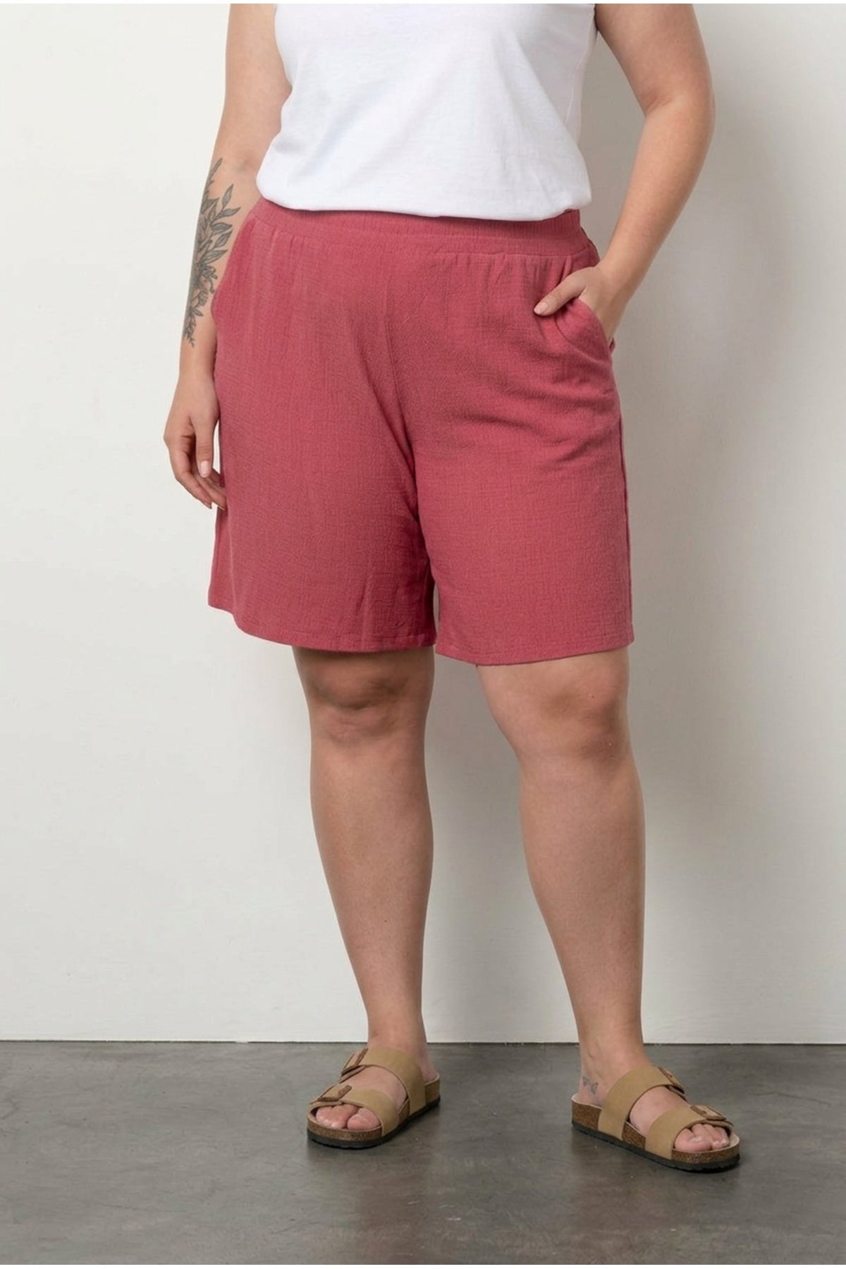 Plus Size Elastic Waist Pocketed Shorts
