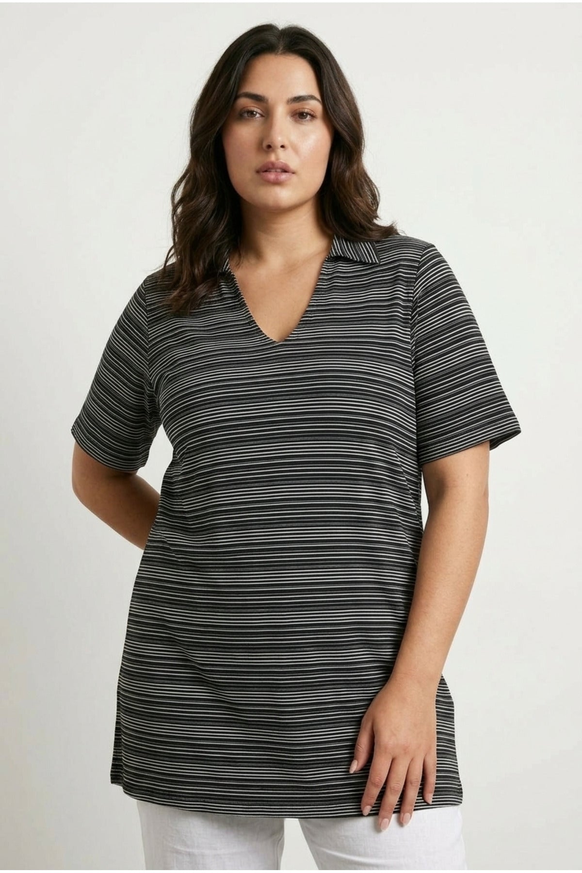 Plus Size V-Neck Patterned Short Sleeve T-shirt