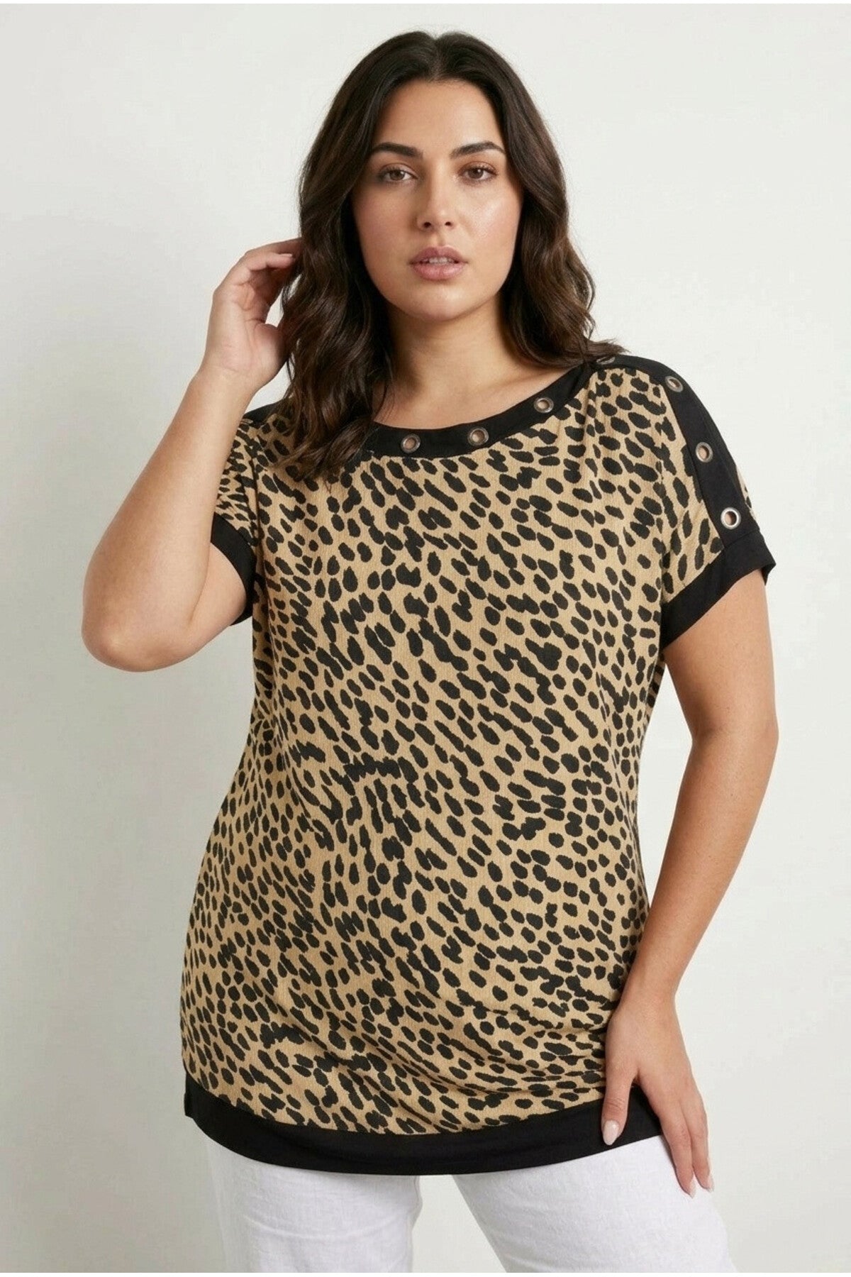 Plus Size Leopard Print Eyelet Detailed T-shirt