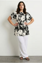 Plus Size Crew Neck Crinkle Fabric Printed T-shirt