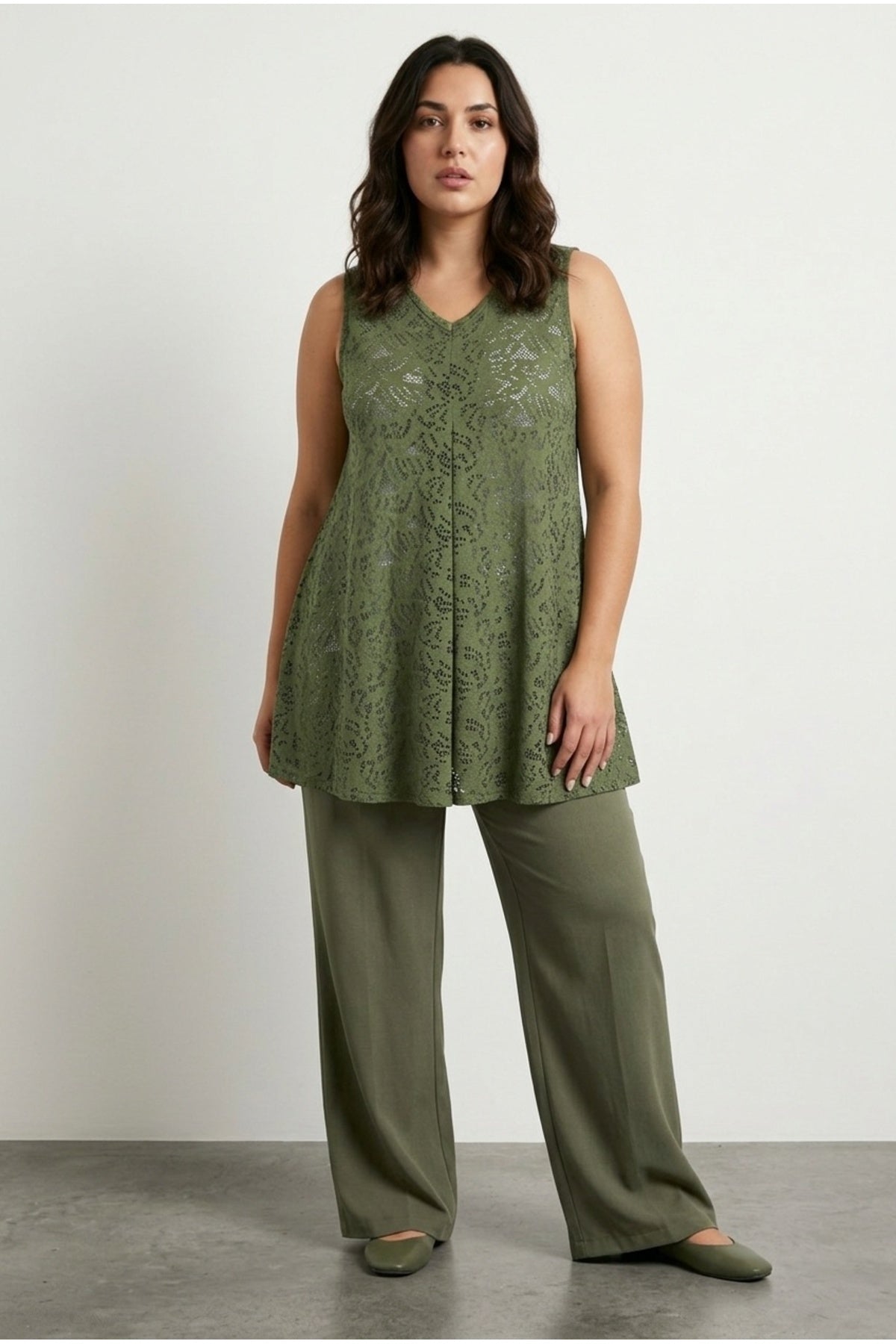 Plus Size V-Neck Sleeveless Unlined Lace T-shirt