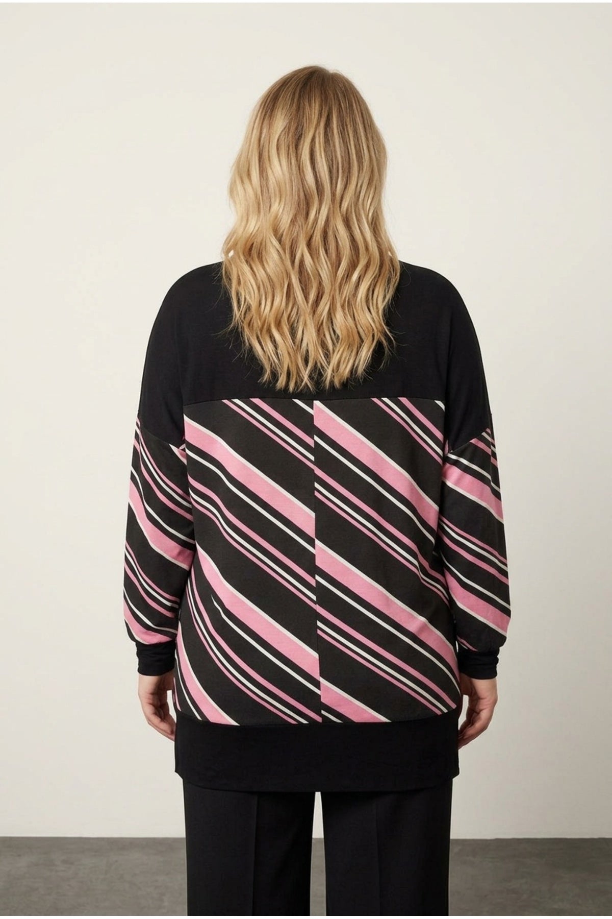 Plus Size V-Neck Long Sleeve Elasticated Cuff Slit Blouse