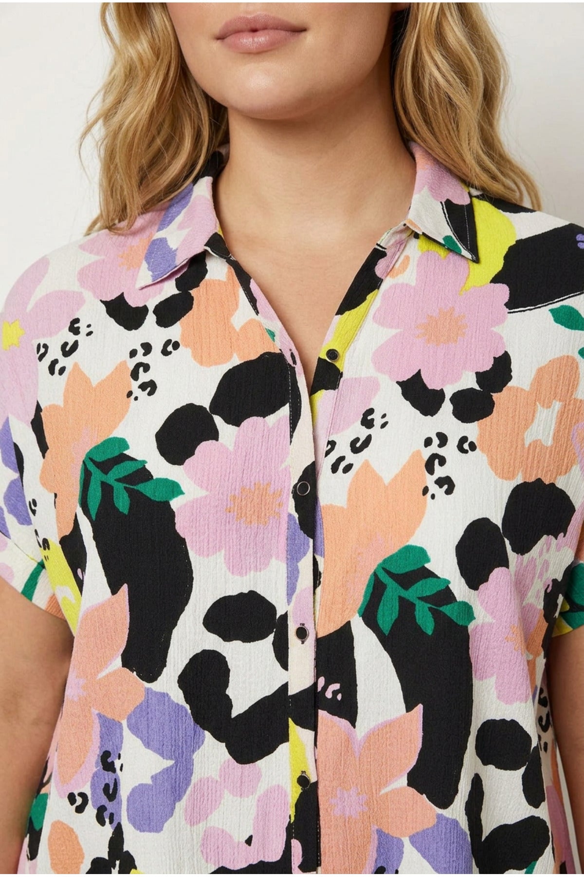 Plus Size Button-Front Short Sleeve Floral Print Shirt