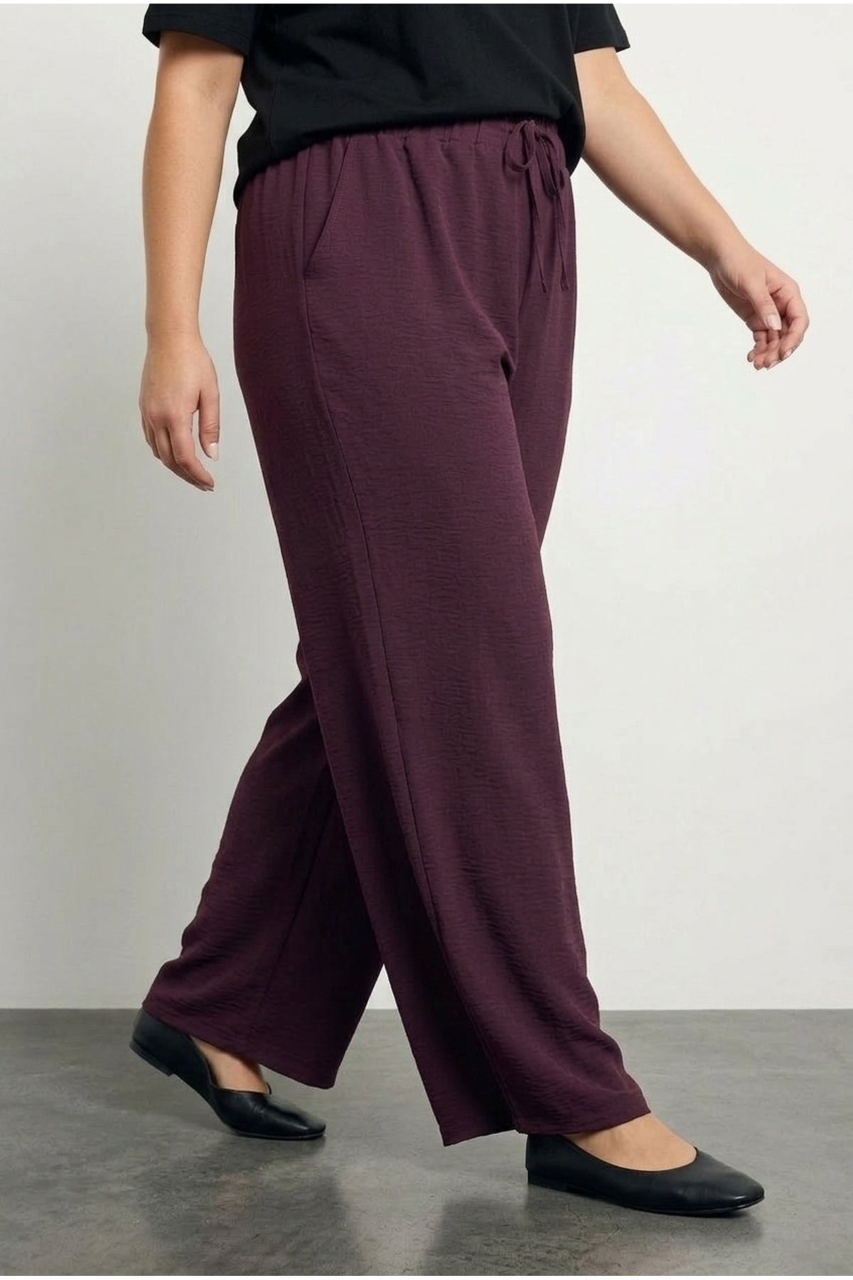 Plus Size Elastic Waist Wide Leg Pocketed Trousers