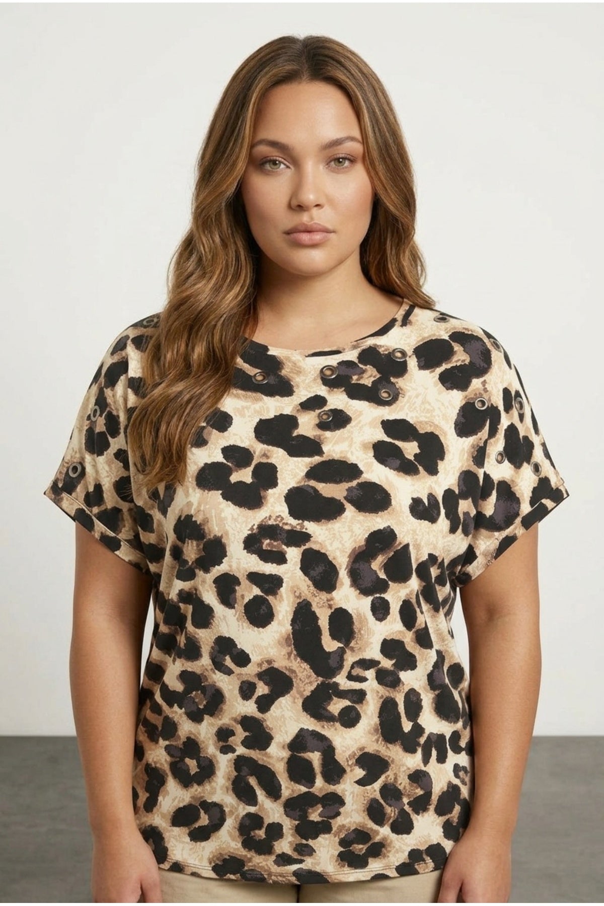 Plus Size Crew Neck Short Sleeve Eyelet Detailed Leopard Print Blouse