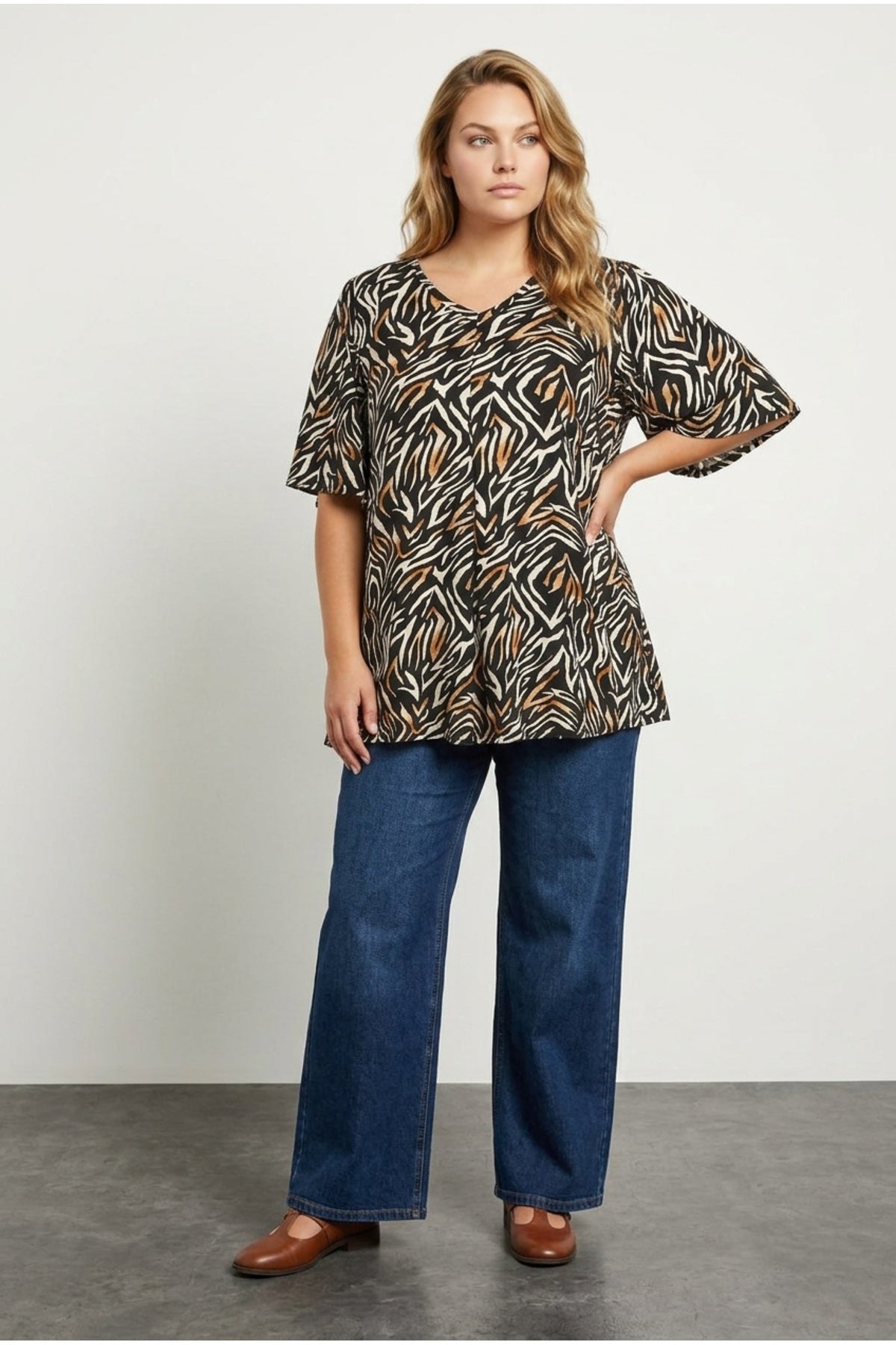 Plus Size V-Neck Pleated Front Short Sleeve Patterned Blouse