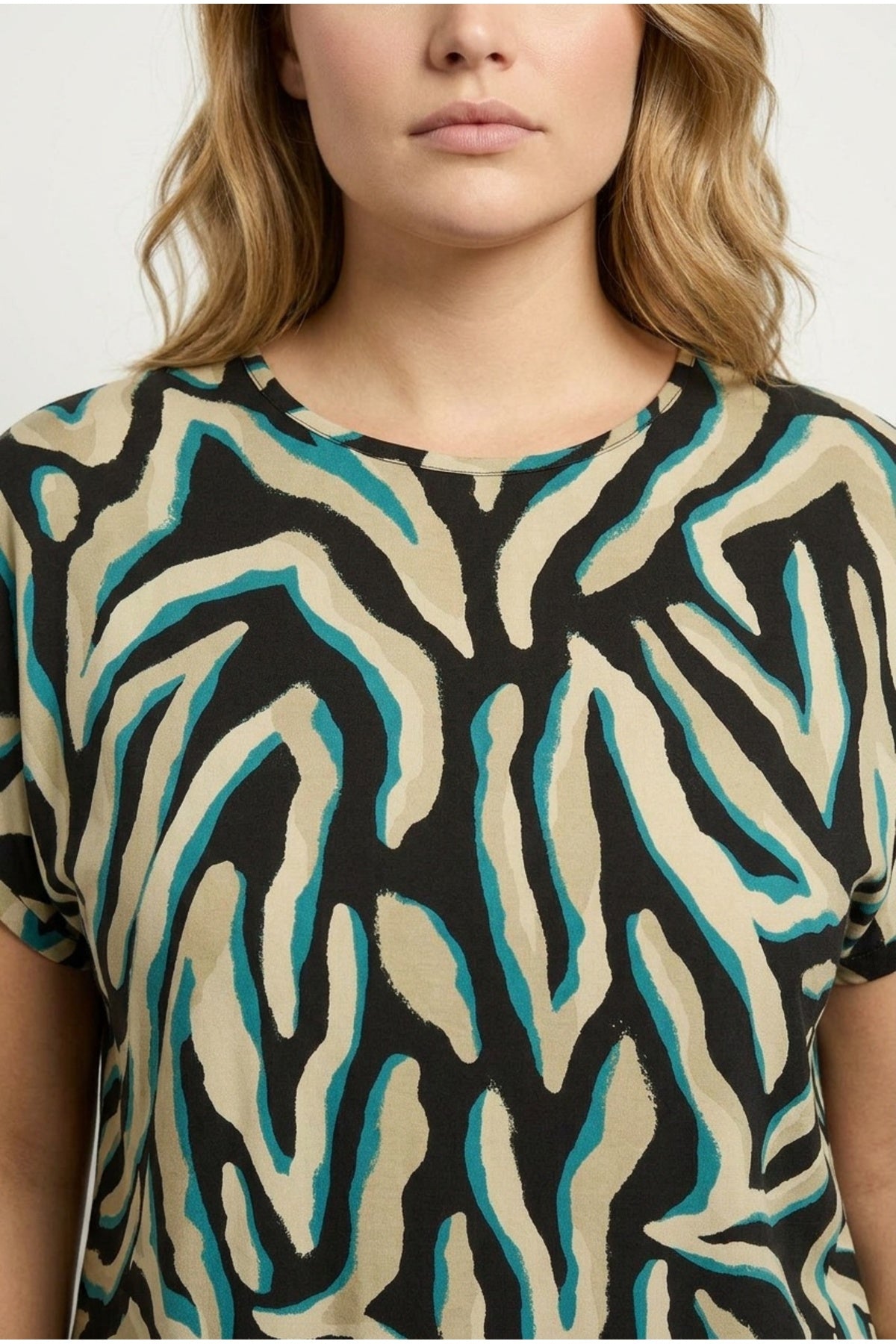 Plus Size Crew Neck Short Sleeve Zebra Print Blouse