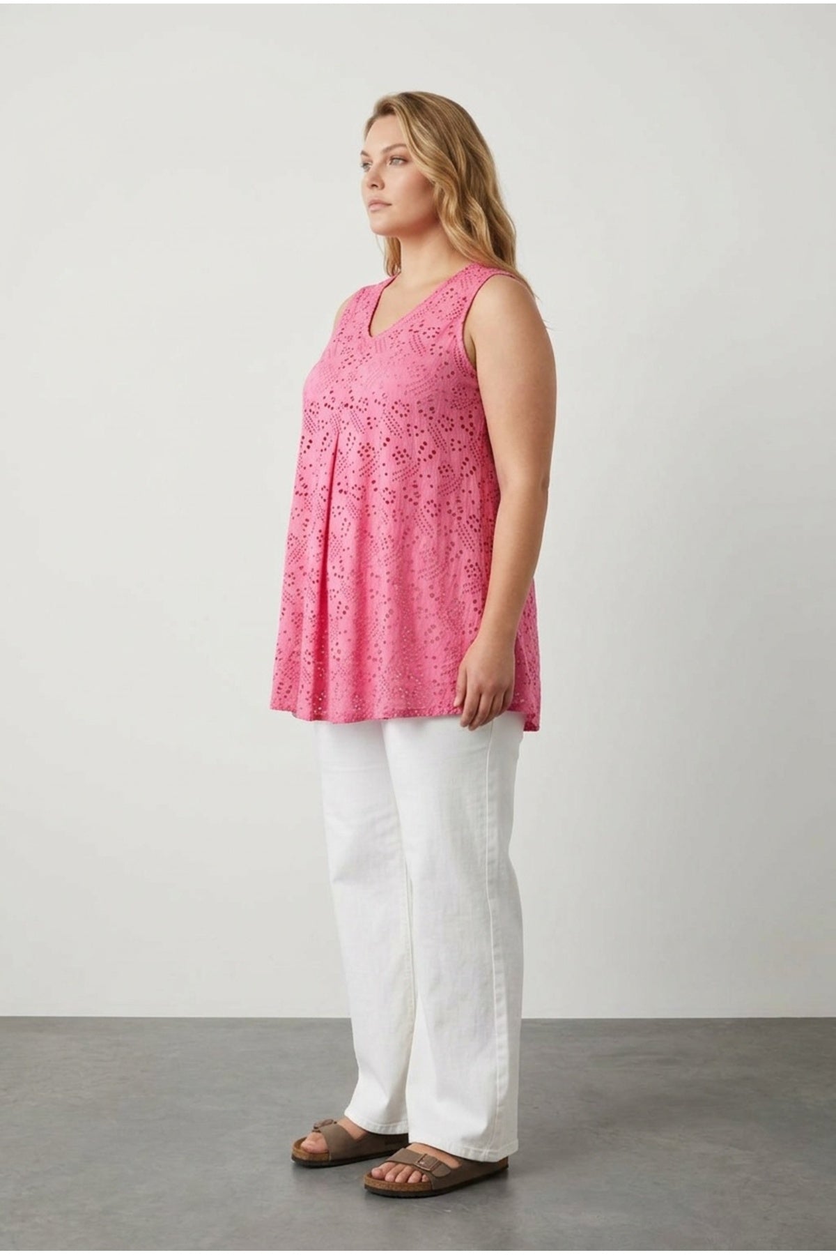 Plus Size V-Neck Sleeveless Lace Detailed Unlined Blouse