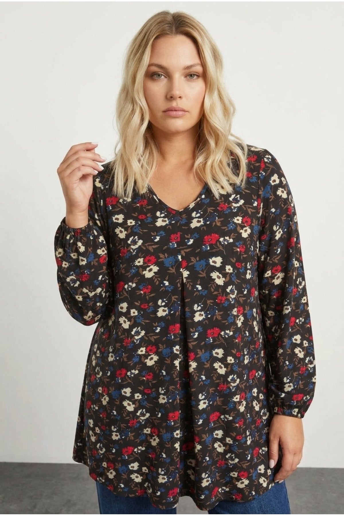 Plus Size Long Sleeve V-Neck Pleated Front Floral Print Blouse