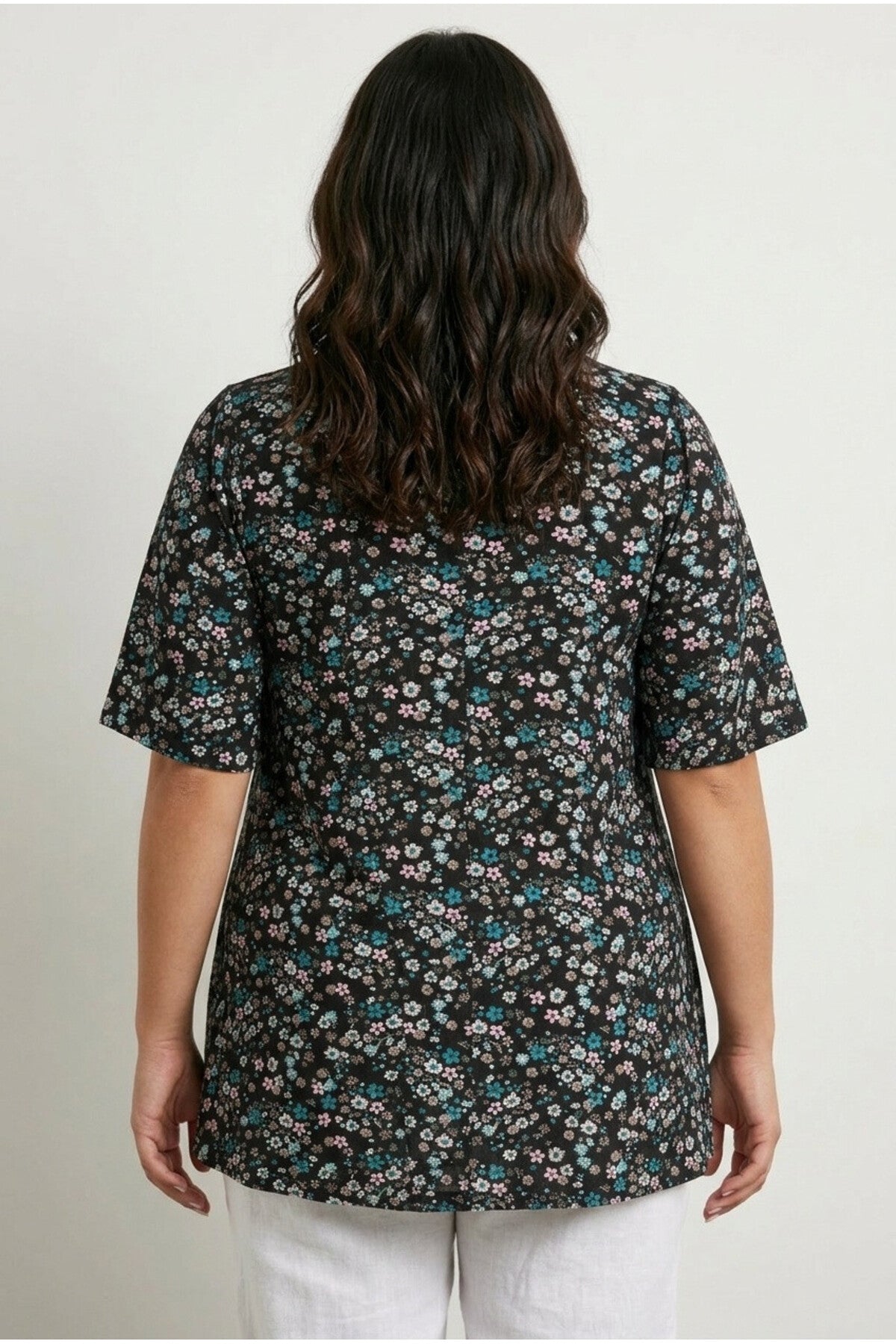 Plus Size V-Neck Sleeveless Floral Patterned Asymmetrical Cut T-shirt