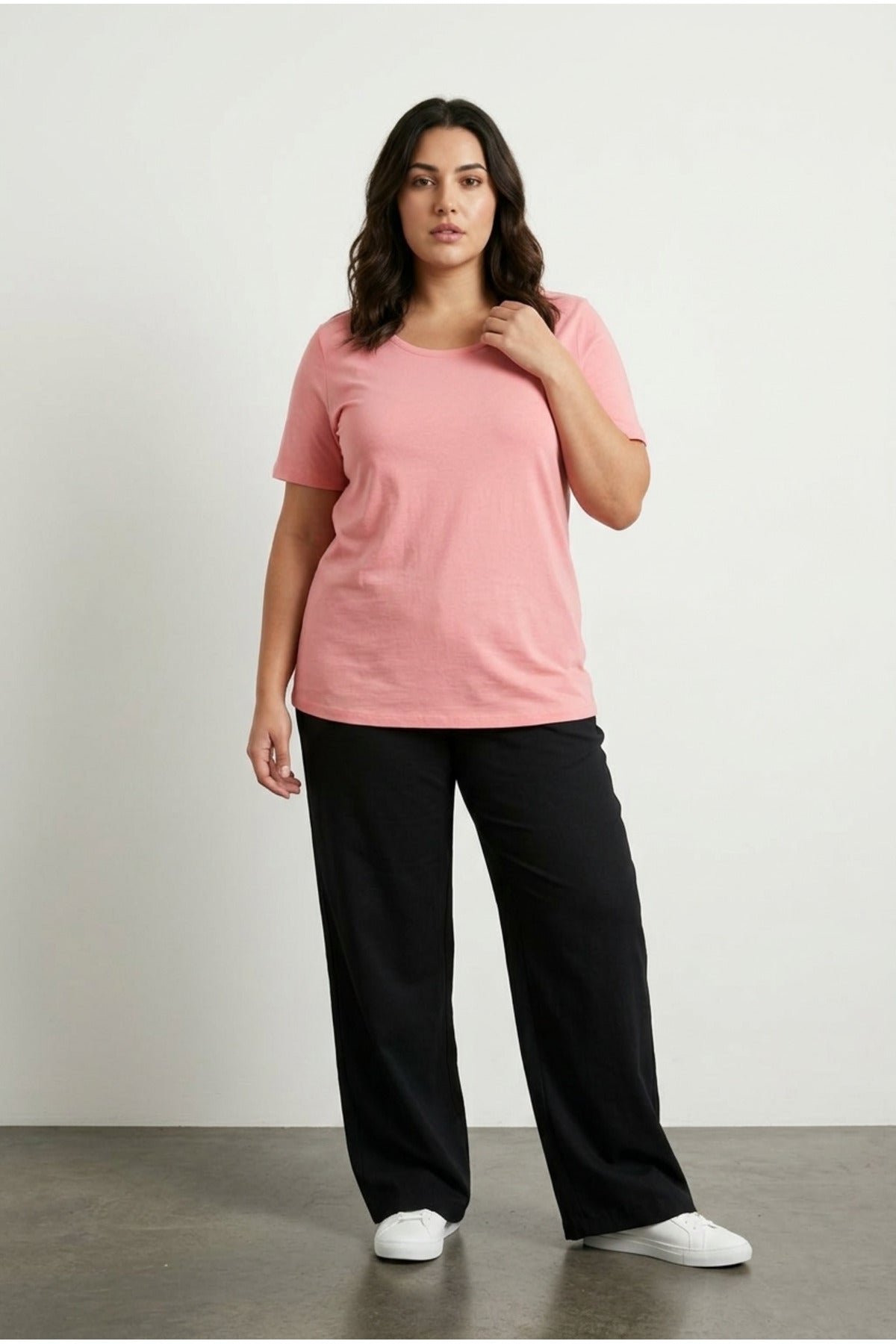 Wide Neck Basic T-shirt