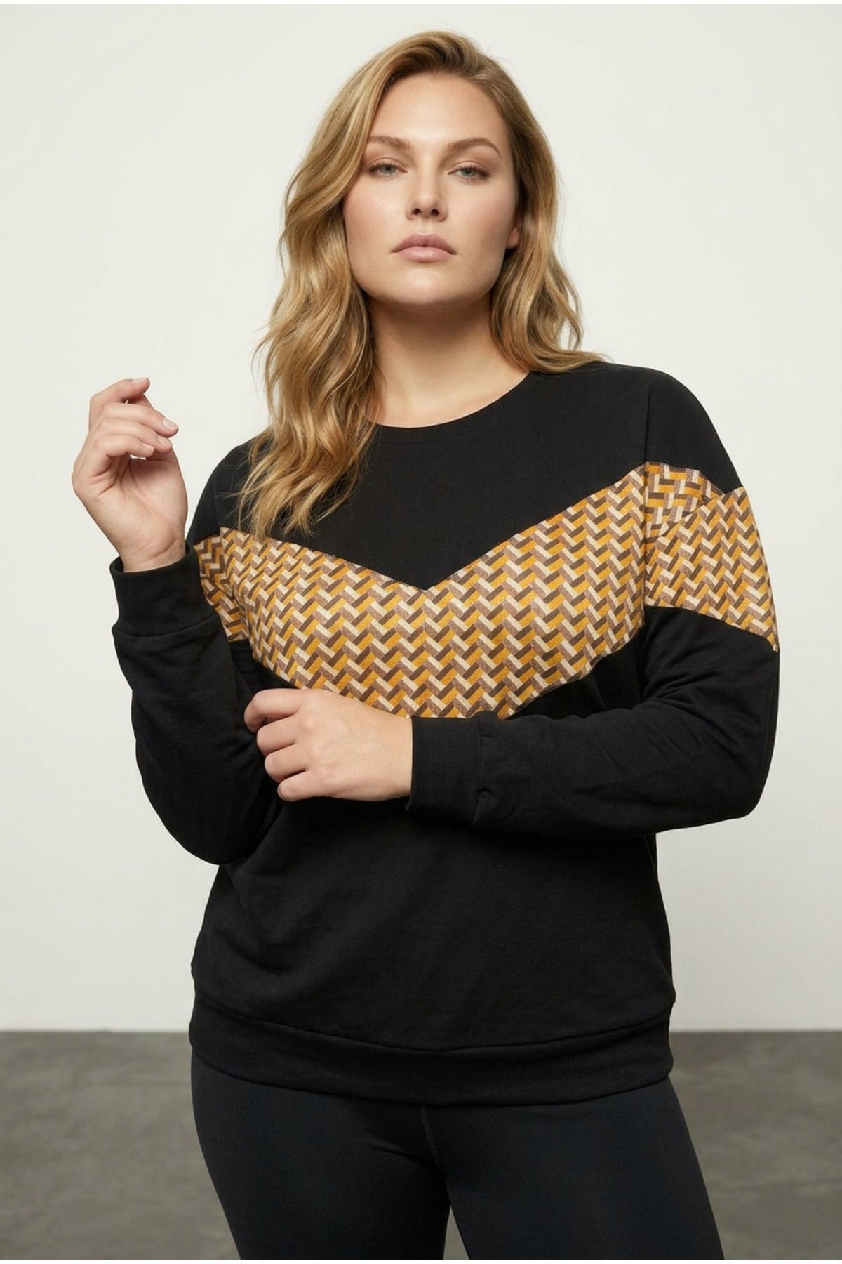 Plus Size Crew Neck Long Sleeve Patterned Sweatshirt