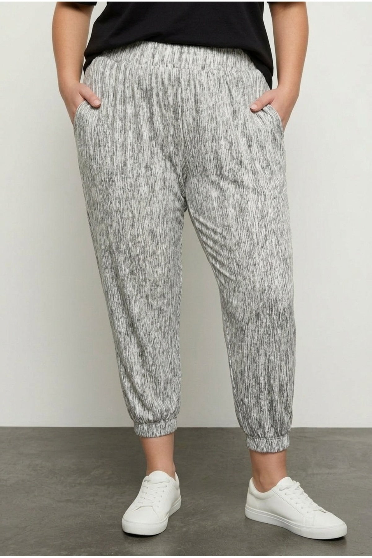 Plus Size Loose Trousers with Elasticated Waist and Cuffs, and Pockets