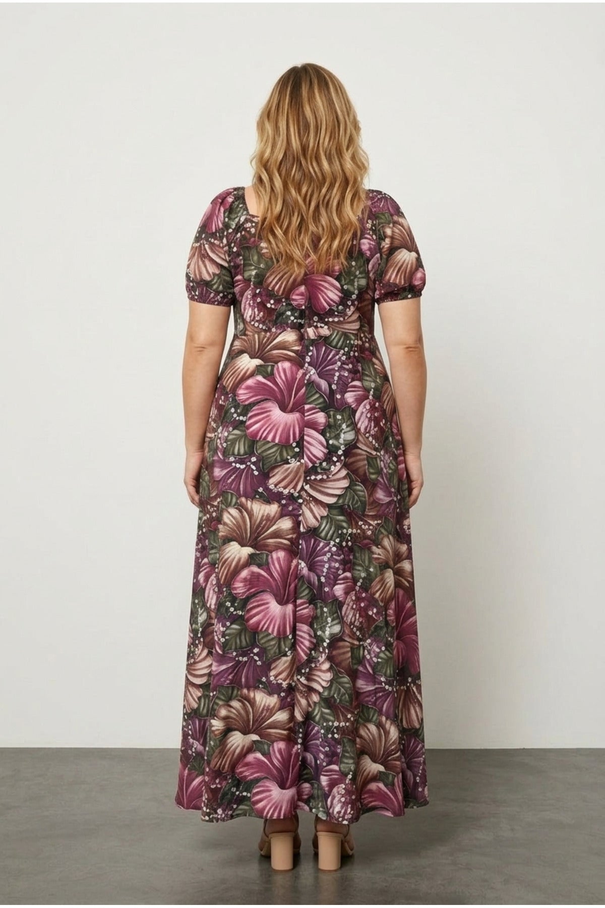 Plus Size Short Sleeve Princess Neck Floral Patterned Maxi Dress