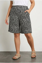 Plus Size Elastic Waist Patterned Loose Fit Stretchy Shorts