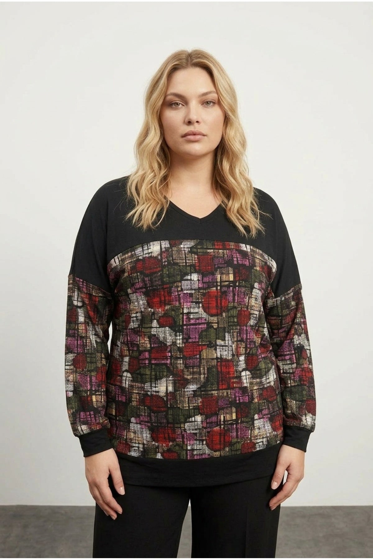 Plus Size V-Neck Long Sleeve Patterned Stretchy Blouse