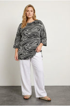 Plus Size Crew Neck Half Sleeve Patterned T-shirt with Slit Detail