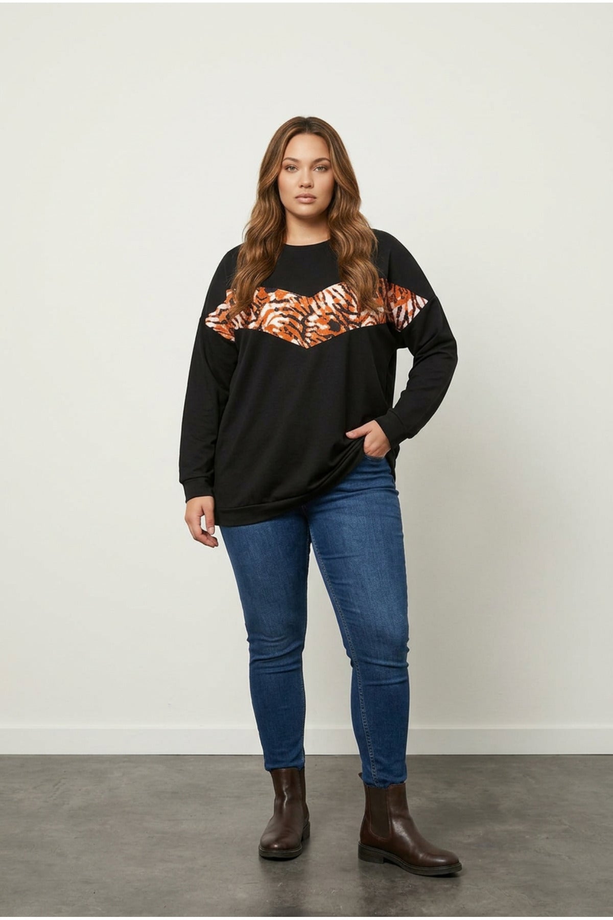 Plus Size Crew Neck Long Sleeve Leopard Print Sweatshirt