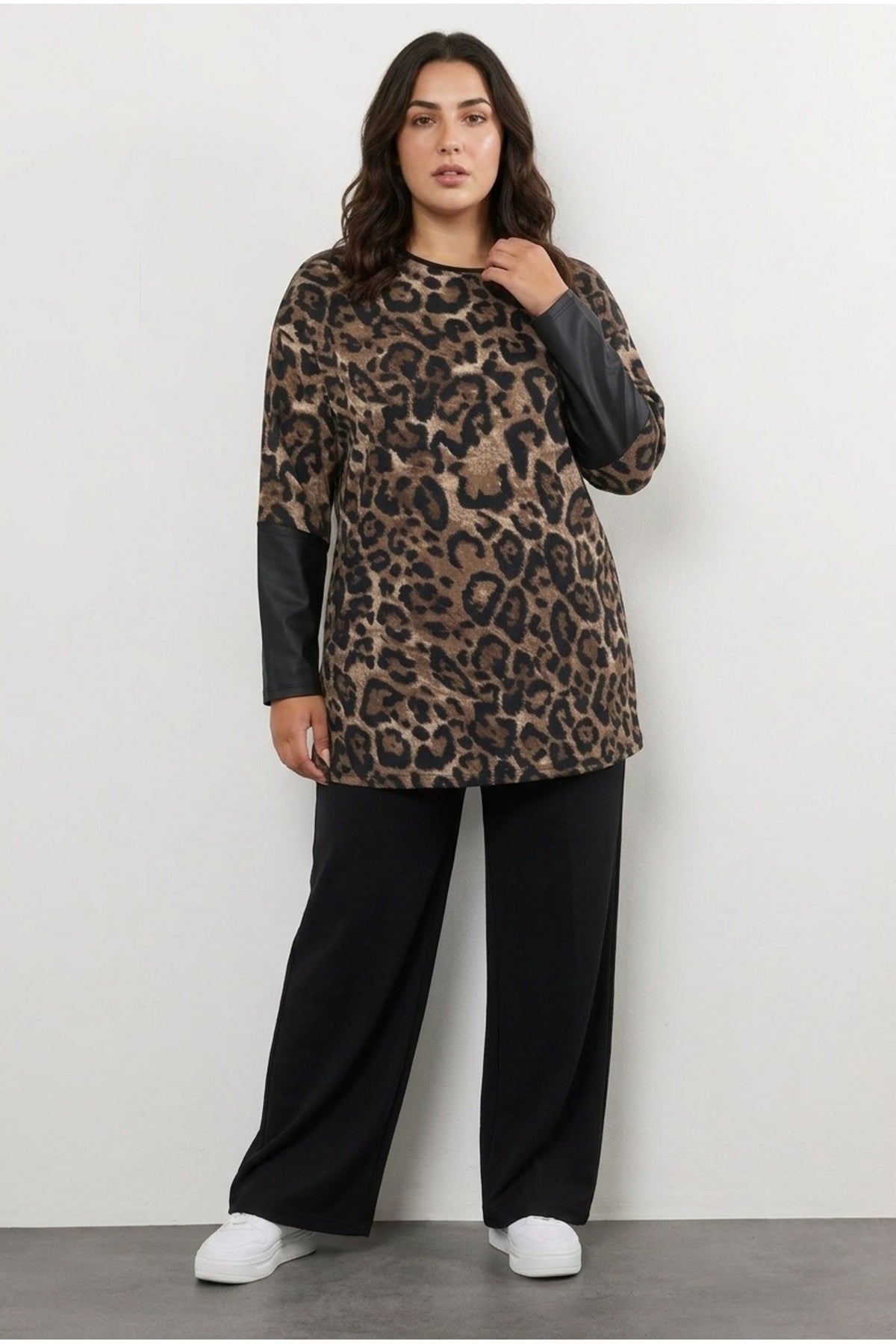 Plus Size Crew Neck Long Sleeve Faux Leather Detailed T-shirt