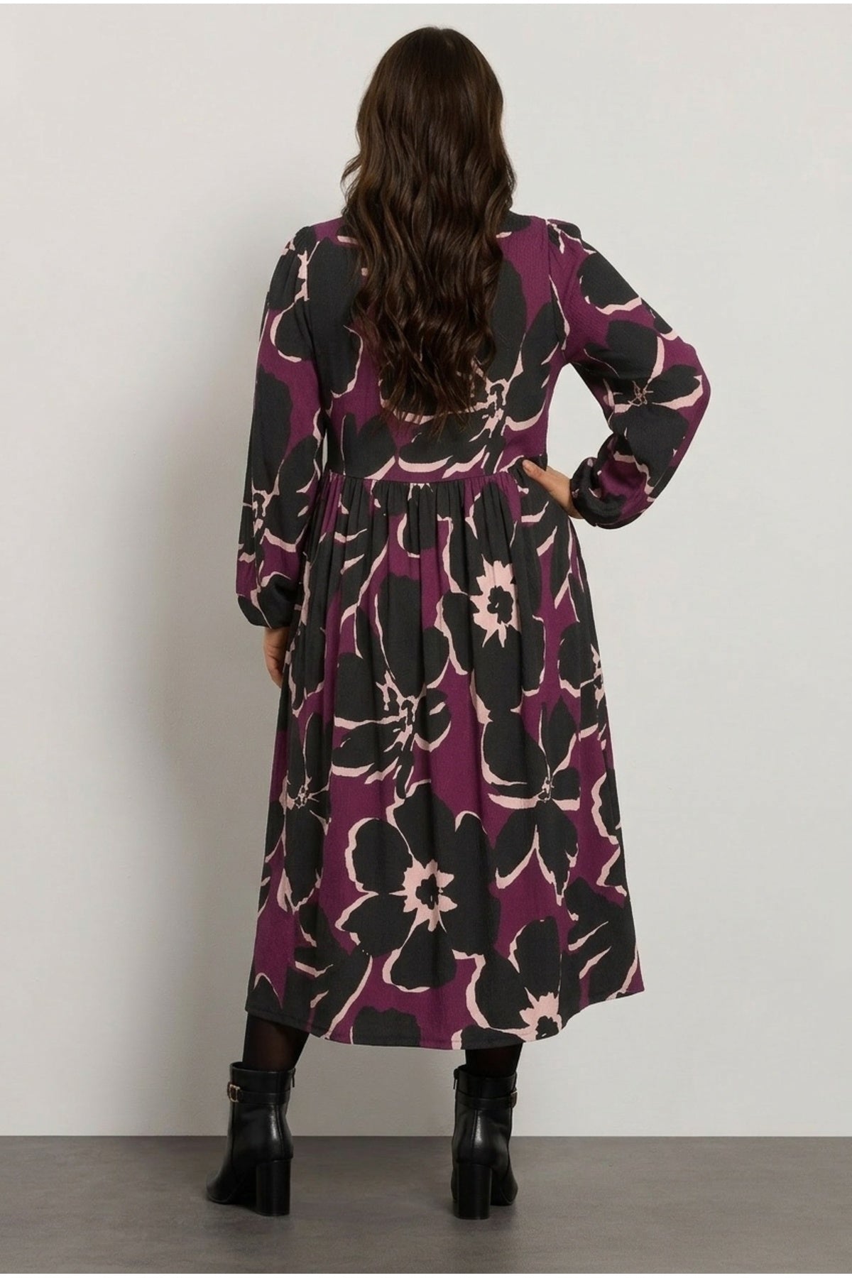 Plus Size V-Neck Long Sleeve Crinkle Fabric Maxi Dress