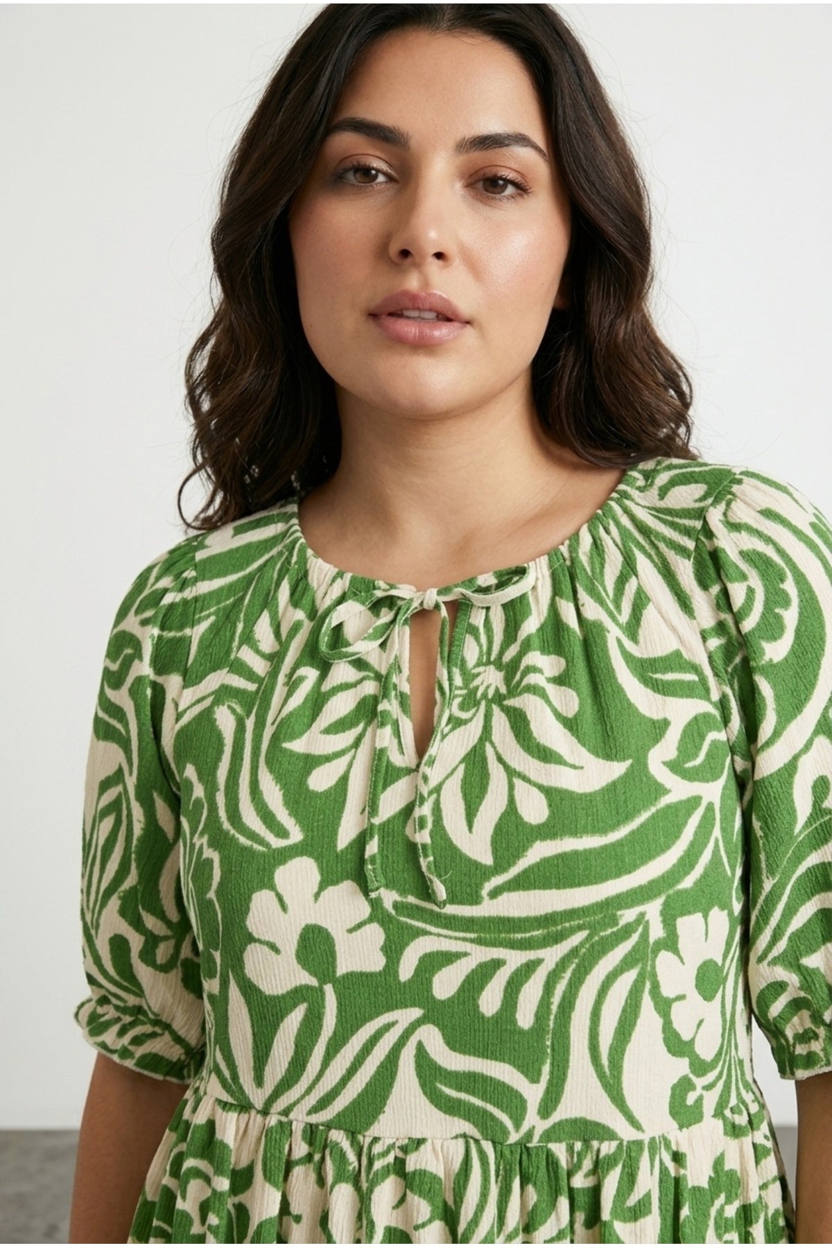 Plus Size Ruched Neck Floral Patterned Mini Dress