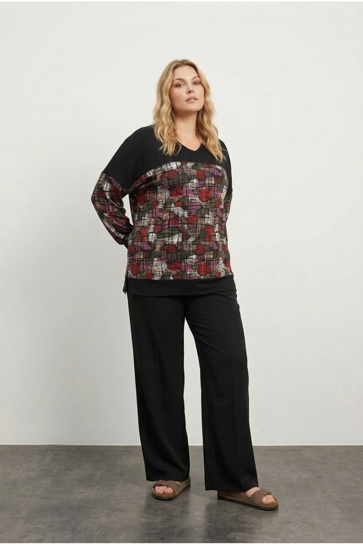 Plus Size V-Neck Long Sleeve Patterned Stretchy Blouse