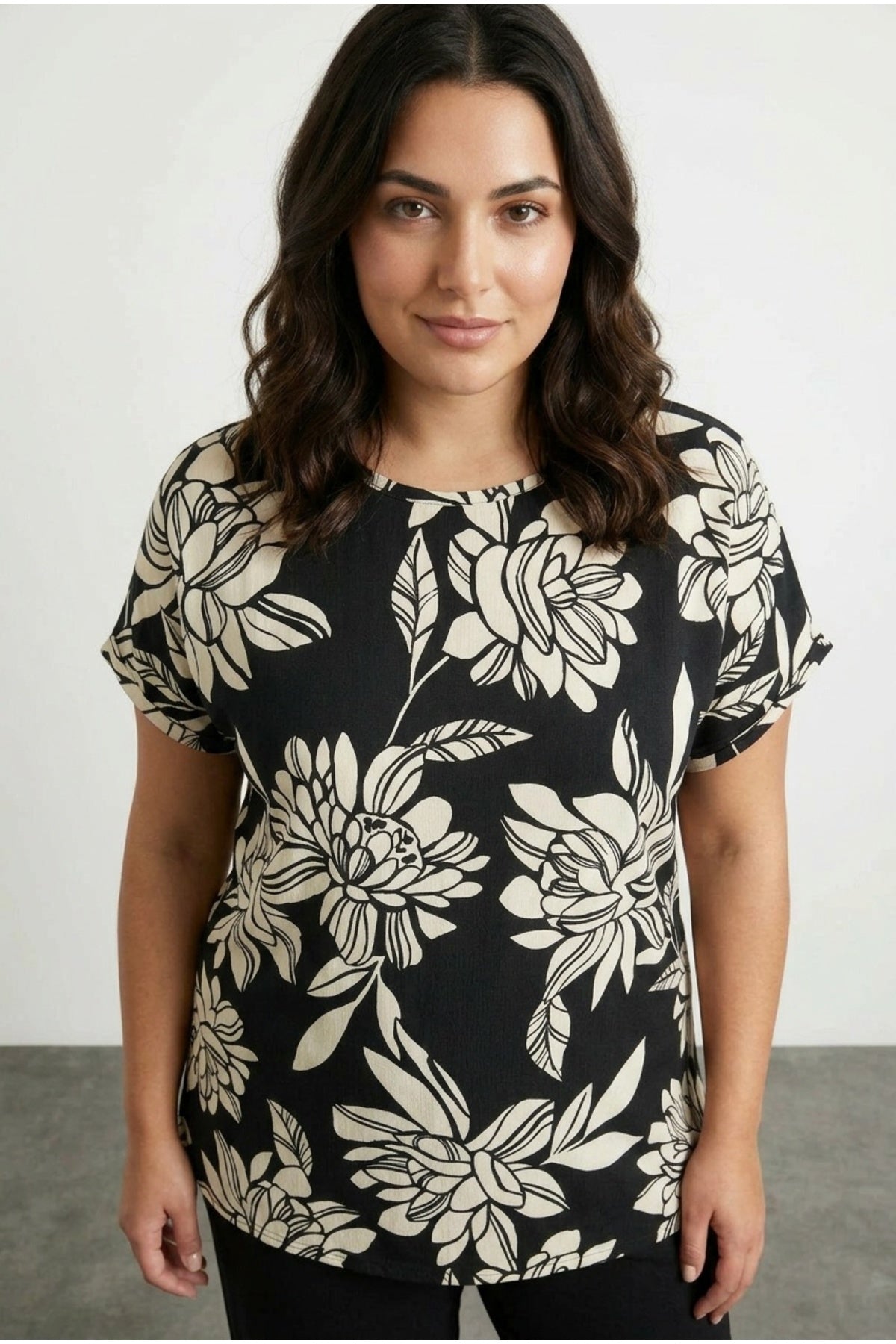 Plus Size Short Sleeve Crew Neck Floral Patterned Blouse