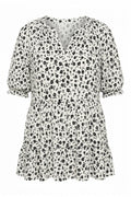 Plus Size Half Sleeve V-Neck Patterned Blouse with Ruffled Hem