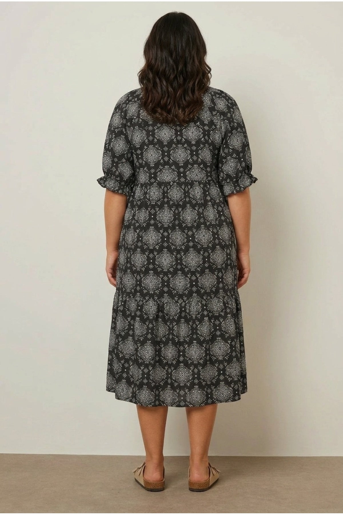 Plus Size V-Neck Short Sleeve Midi Cut Patterned Dress