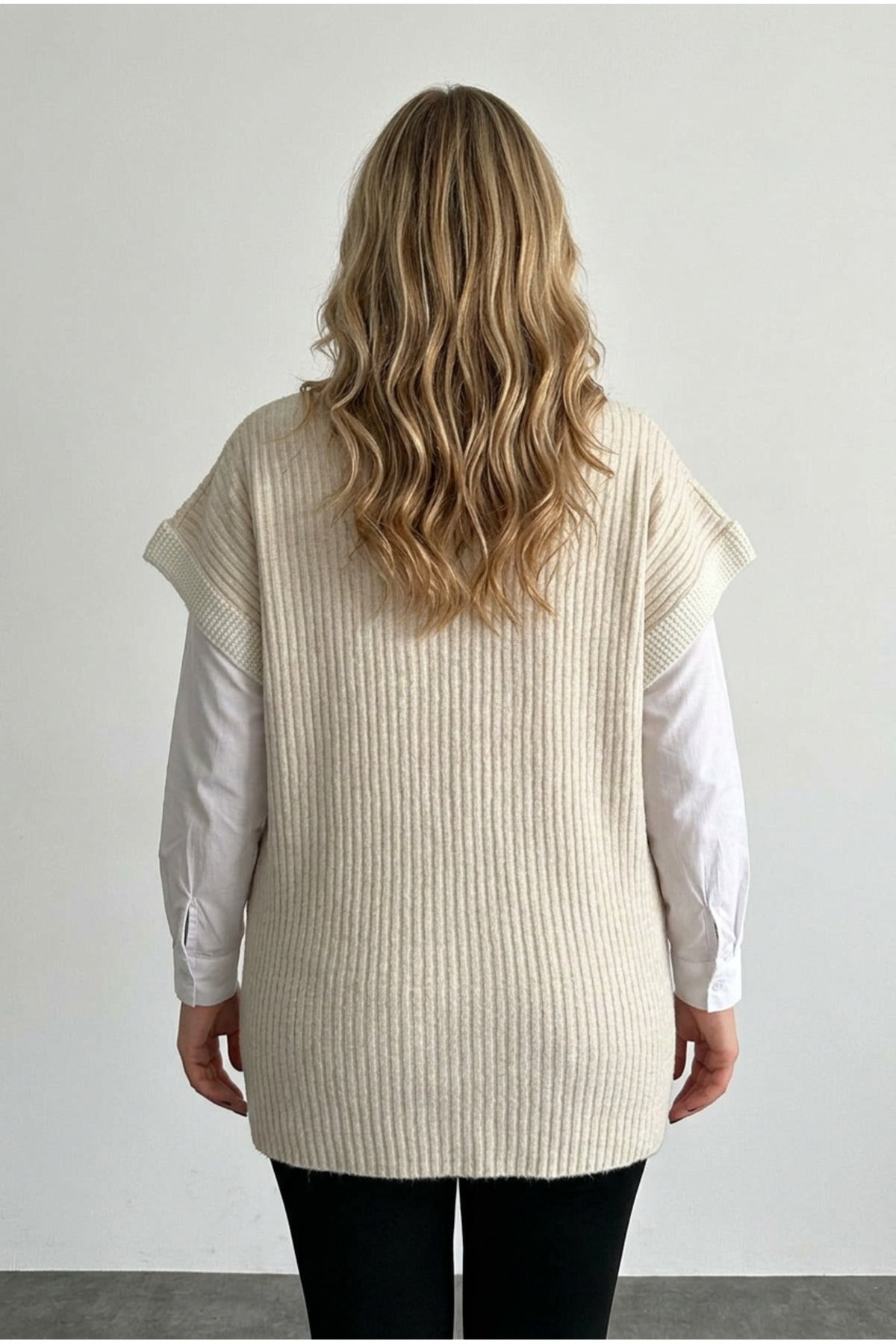 Plus Size V-Neck Short Sleeve Knit Sweater