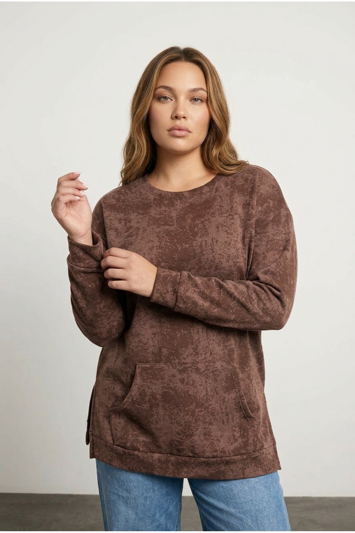 Plus Size Long Sleeve Crew Neck Front Pocket Patterned Sweatshirt