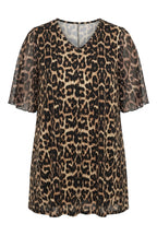 Plus Size Short Sleeve V-Neck Tulle Detailed Lined Leopard Print T-shirt