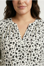 Plus Size Half Sleeve V-Neck Patterned Blouse with Ruffled Hem