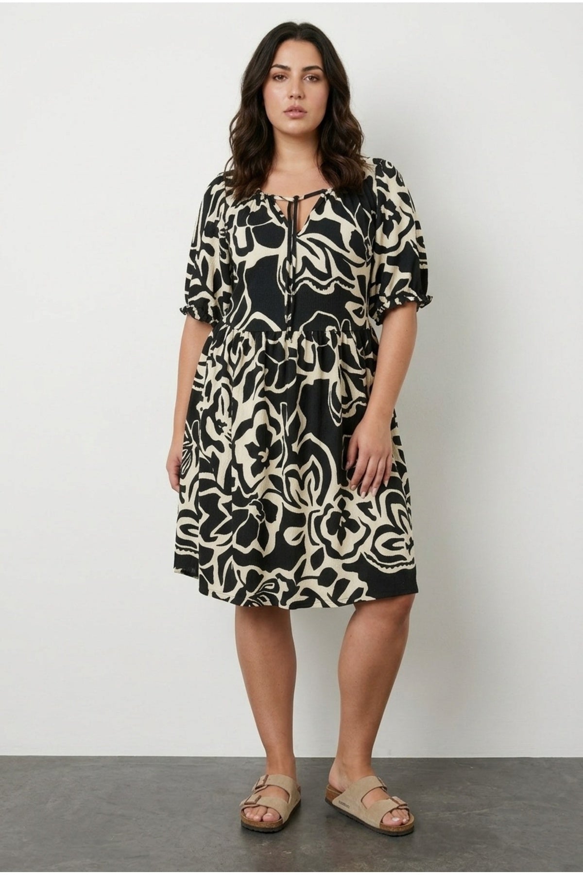 Plus Size Ruched Neck Short Sleeve Elastic Waist Midi Dress