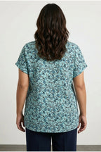 Plus Size Short Sleeve Crew Neck Tile Patterned T-shirt