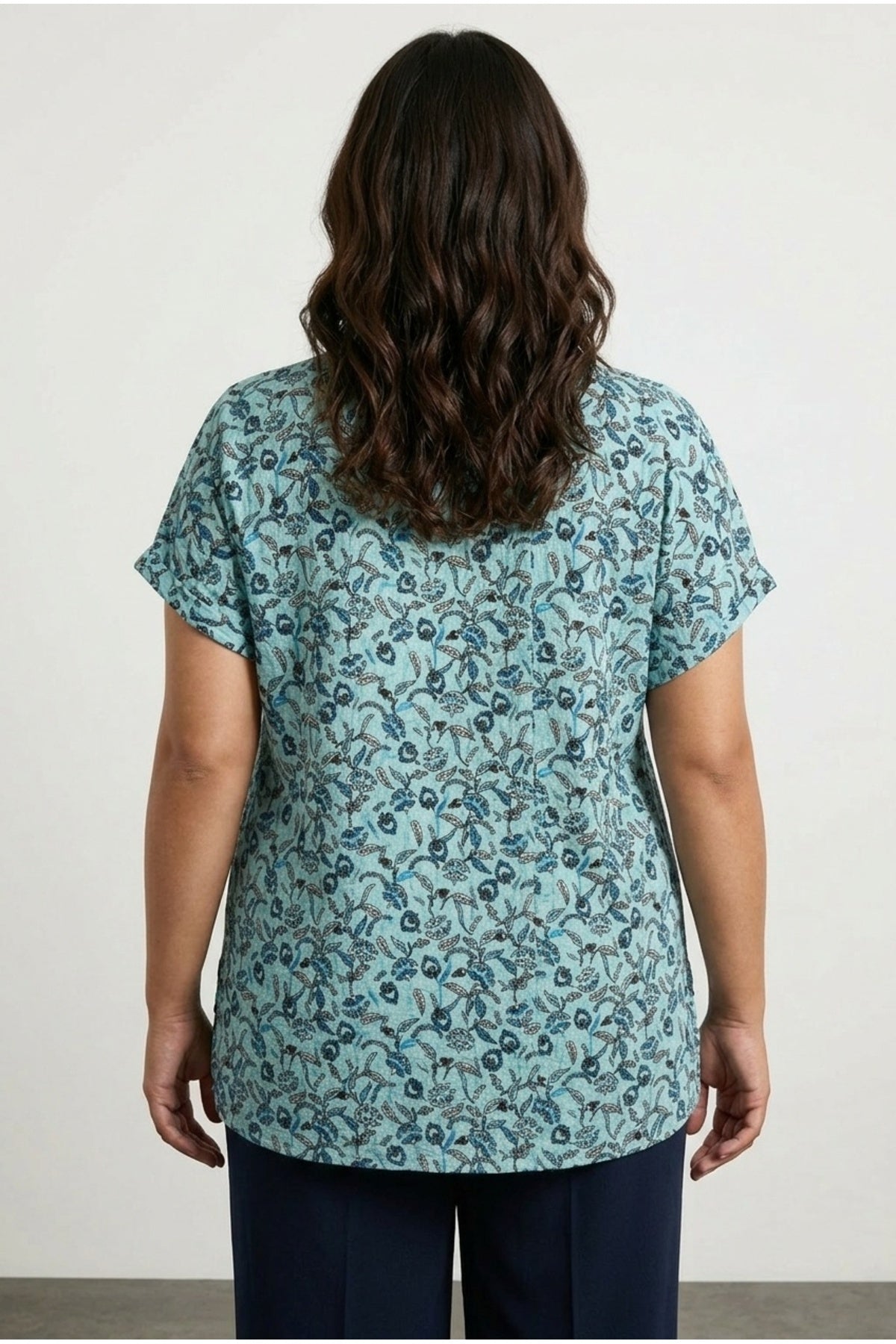 Plus Size Short Sleeve Crew Neck Tile Patterned T-shirt