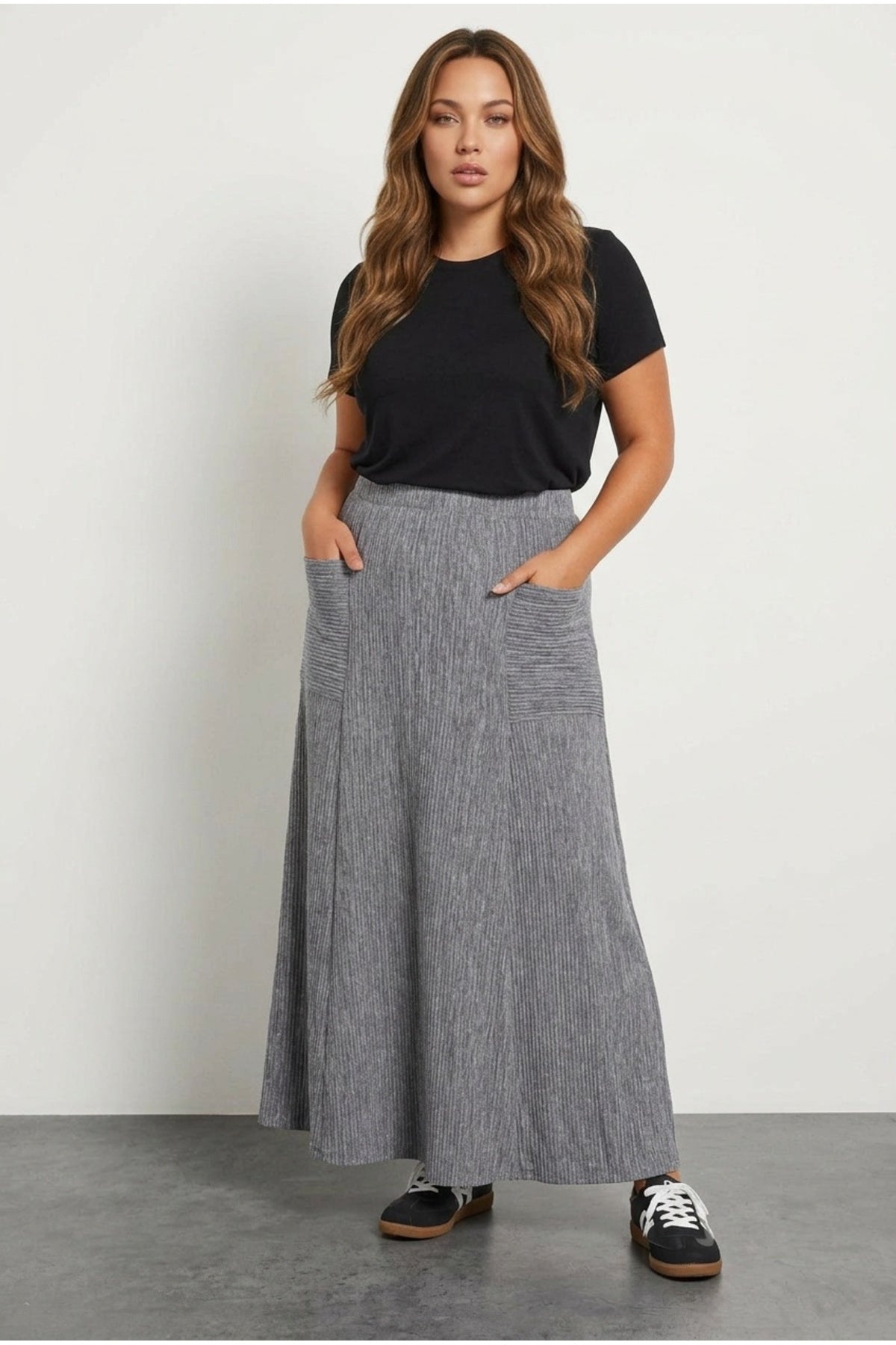 Plus Size Elastic Waist Front Pocket Ribbed Maxi Skirt
