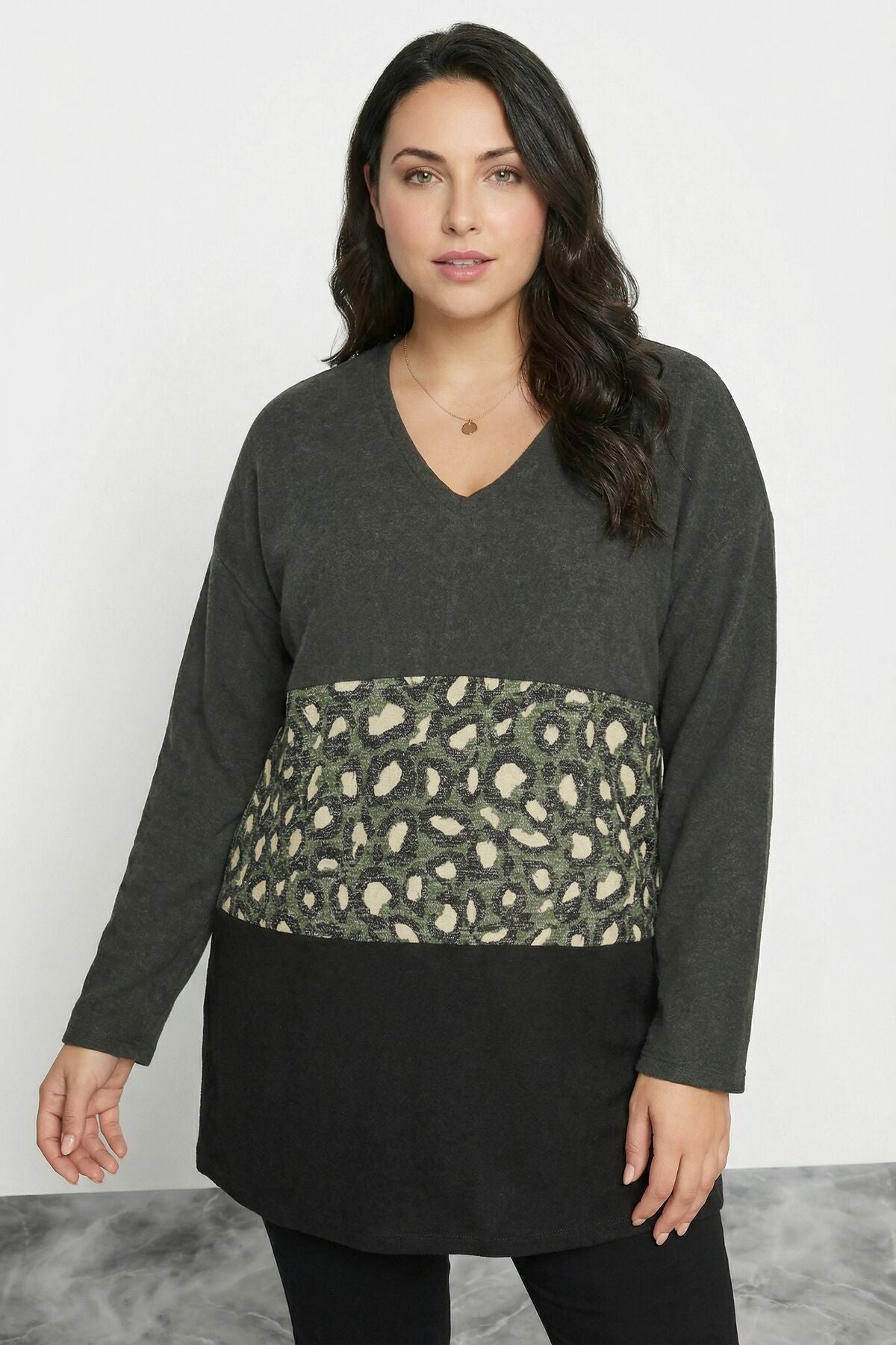 Plus Size Color Block Leopard Print Plush Sweater