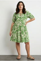 Plus Size Ruched Neck Floral Patterned Mini Dress